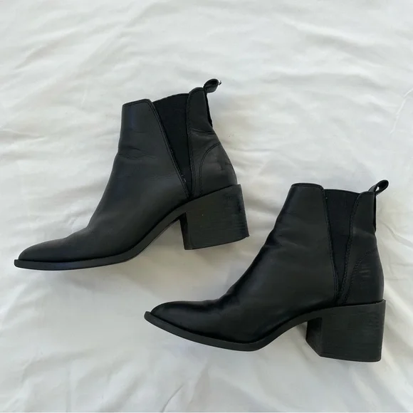 Steve Madden "Audience" Chelsea Boot - Picture 4 of 6
